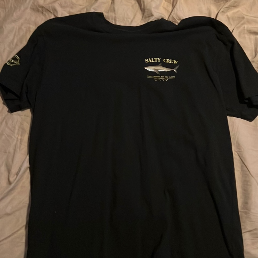 Black Shark Salty Crew L Short Sleeve Tee ( Never Worn )